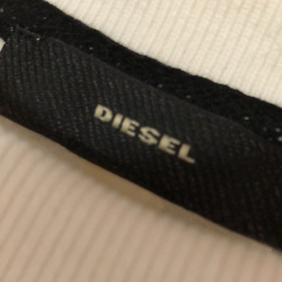 Creativity-Meets-Edgy Diesel Sweater! - Picture 4 of 5